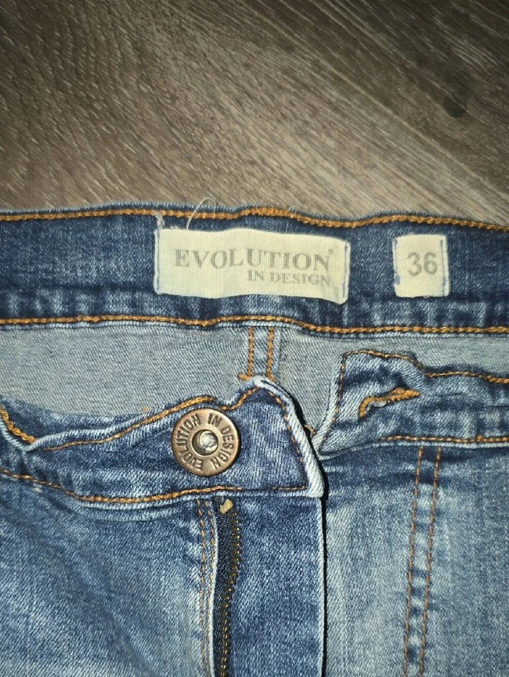 Men's Straight-Leg Faded Blue Denim Jeans
